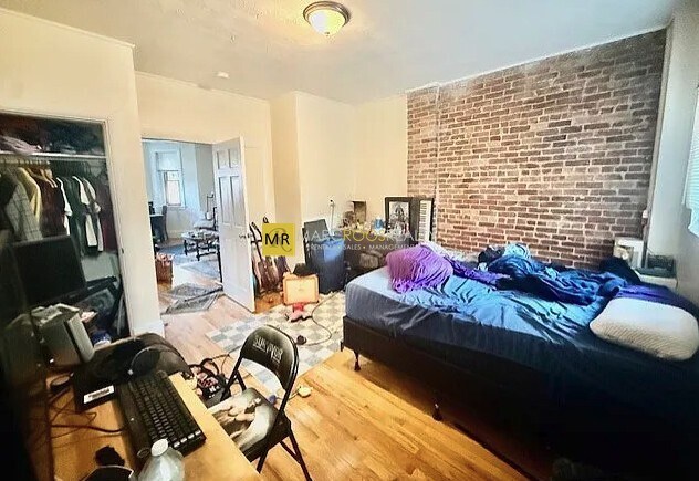 Building Photo - 128 Hemenway St