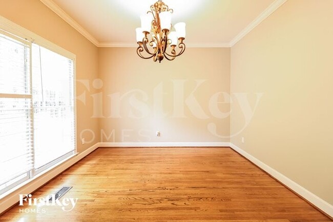 Building Photo - 849 Crest Cove