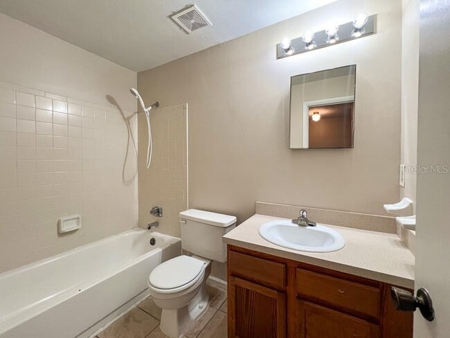 Building Photo - 2622 SW 38th Pl