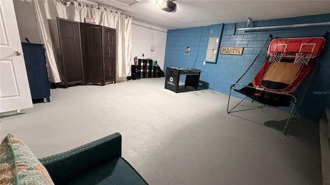 Building Photo - 605 Rochester Loop