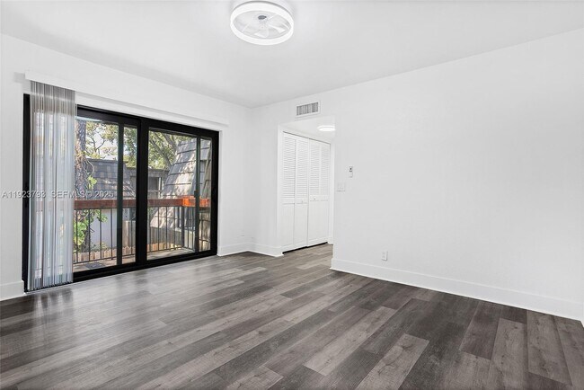 Building Photo - 4059 Palm Bay Cir