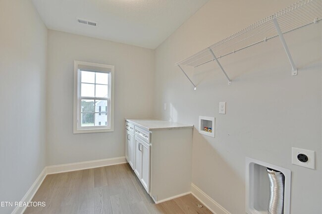 Building Photo - 9634 Snowy Clf Ln