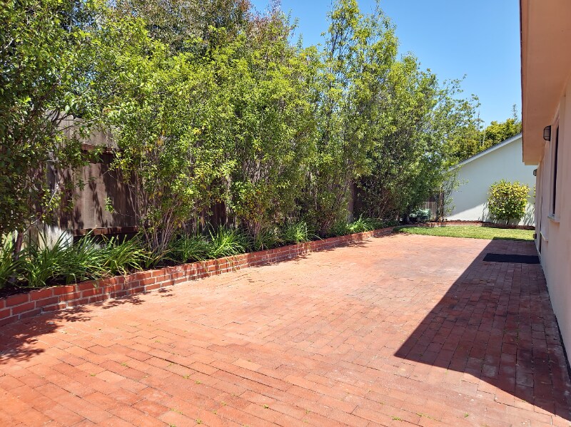 Building Photo - 1219 Essex Ln