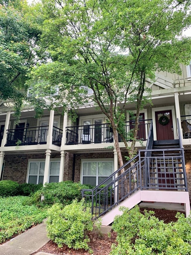 Building Photo - Lovely Condo in Gated Community at Brookwo...