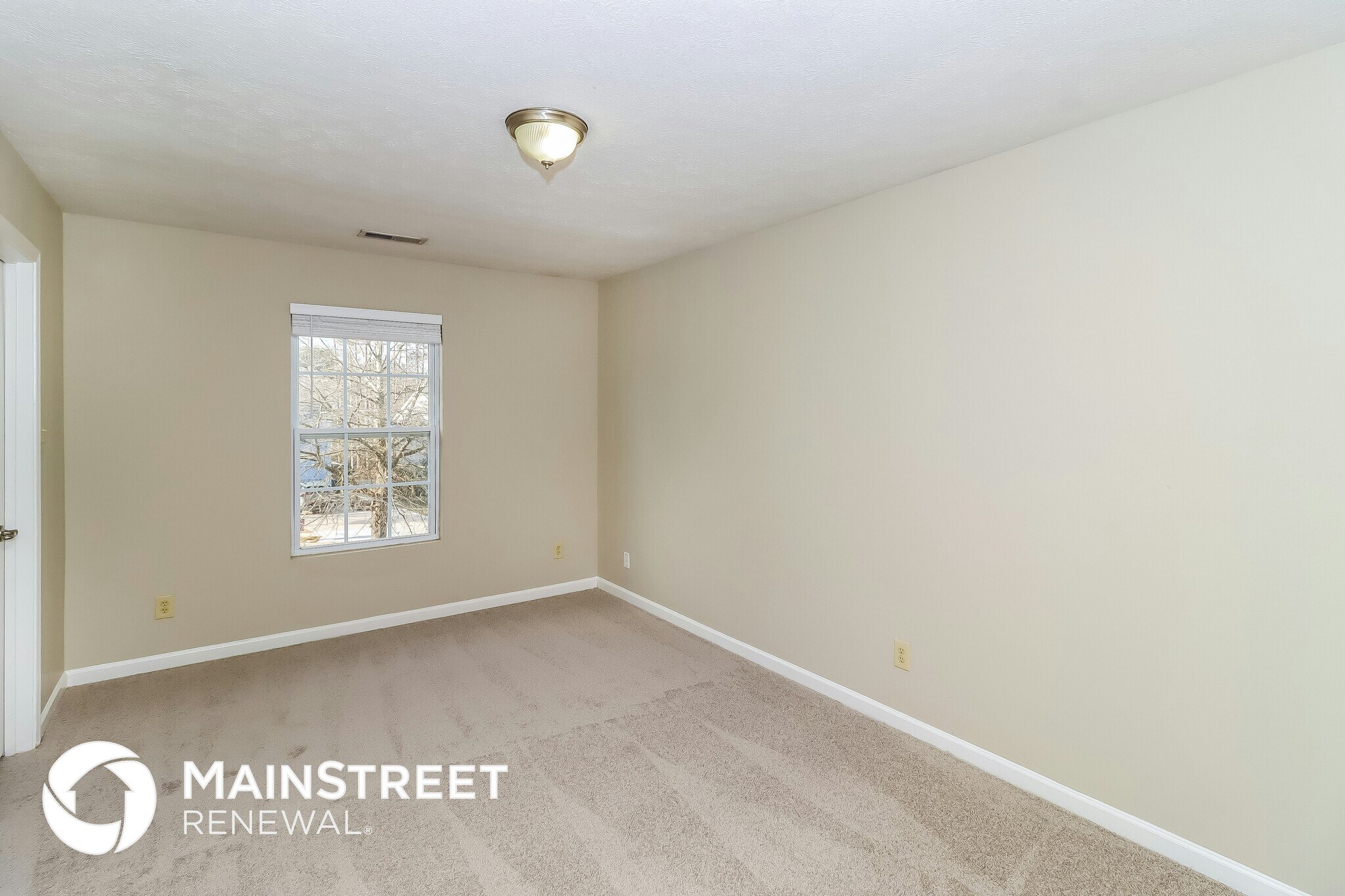 Building Photo - 11104 Northwoods Forest Dr