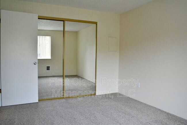 Building Photo - 3648 SW Beaverton Hillsdale Hwy