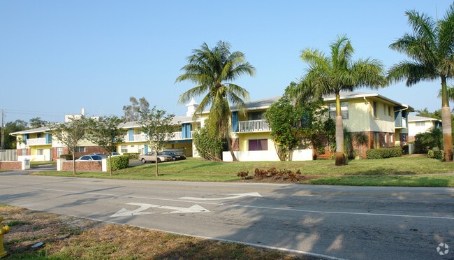 Building Photo - Kings Pointe Apartments