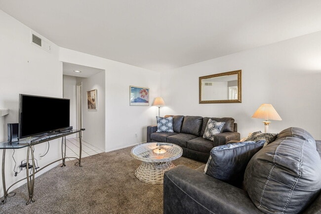 Building Photo - 78121 Crimson Ct