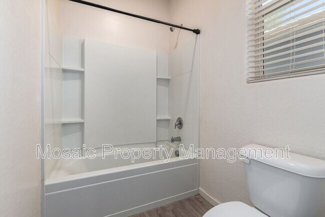 Building Photo - 35565 N Bandolier Dr