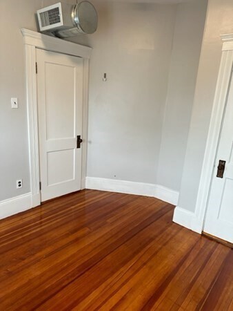 Building Photo - 74 Barnes Ave