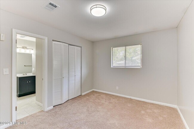 Building Photo - 1831 Cottonwood Dr
