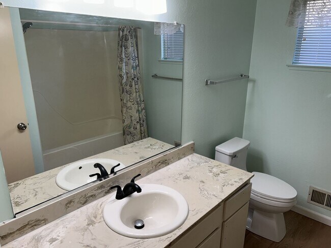 Building Photo - Highly Sought Somerset Highlands Beautiful Home