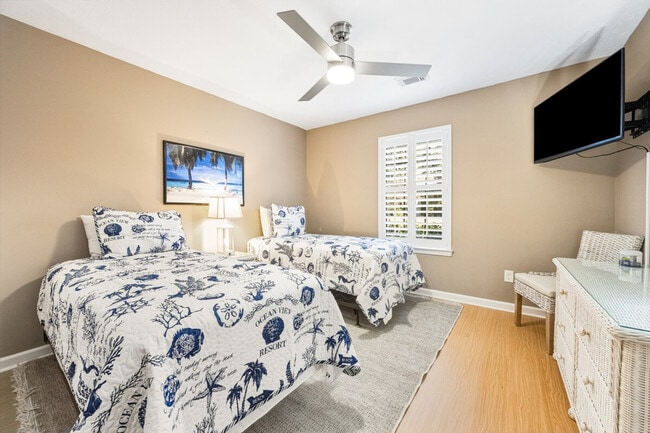 Building Photo - 568 Pinehurst Ln