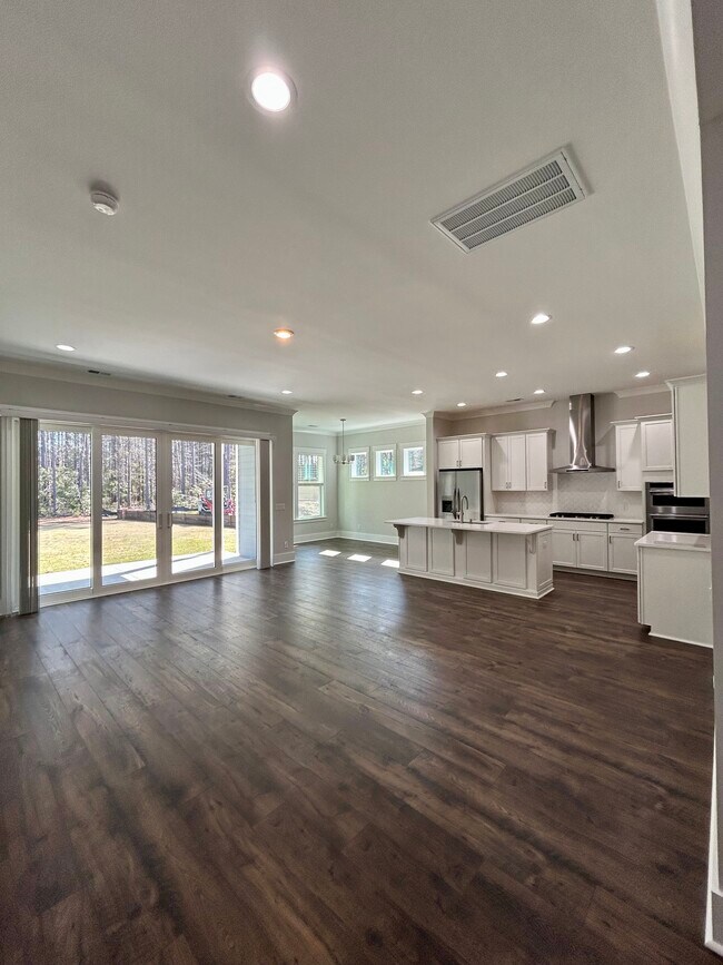 Building Photo - 1214 Laurel Oak Ave