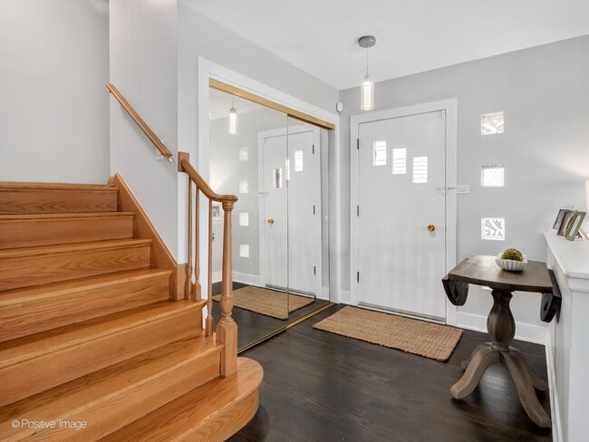 Building Photo - 822 N Waiola Ave