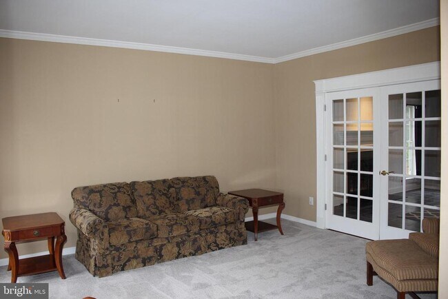 Building Photo - 176 S Patricia Dr