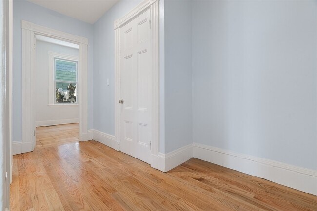 Building Photo - 106 Paul Gore St