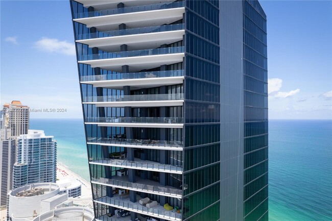 Building Photo - 17141 Collins Ave