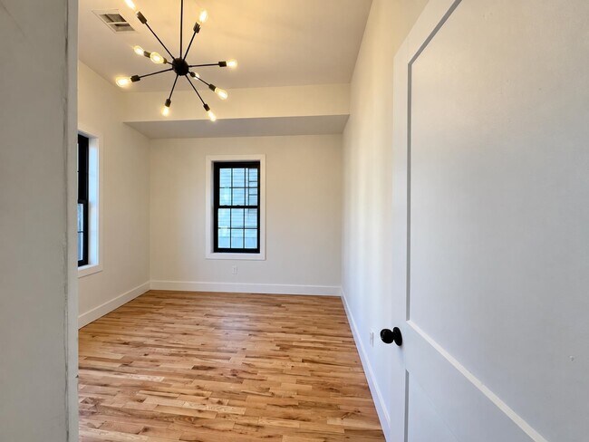 Building Photo - 241 Palisade Ave
