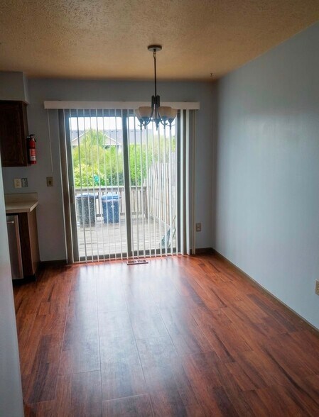 Building Photo - 1541 Park Pl Dr