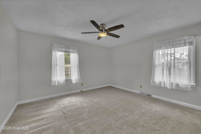 Building Photo - 313 Monterey Dr