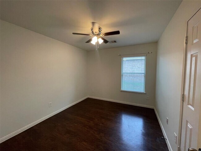 Building Photo - 13429 Raintree Dr