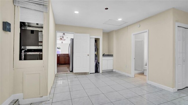 Building Photo - 37 Peterlee Ct