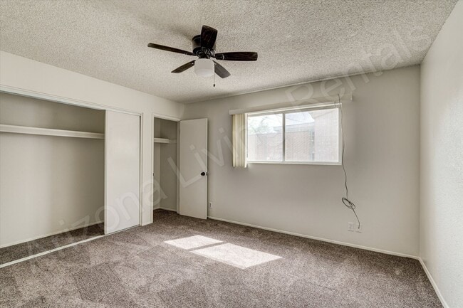 Building Photo - SAND870