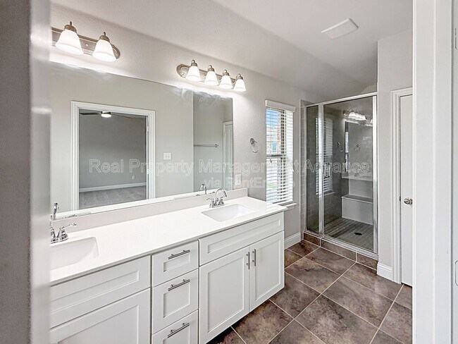 Building Photo - 4621 Piedras Lanzar Dr
