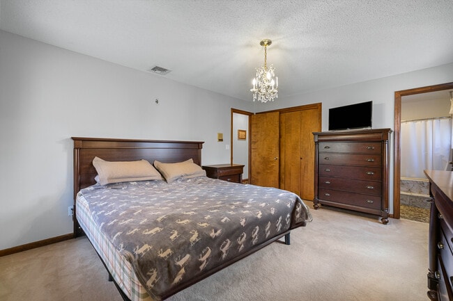 Building Photo - 117 Church Hill Rd