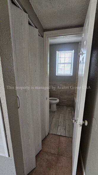 Building Photo - 7007 Oakwood Dr