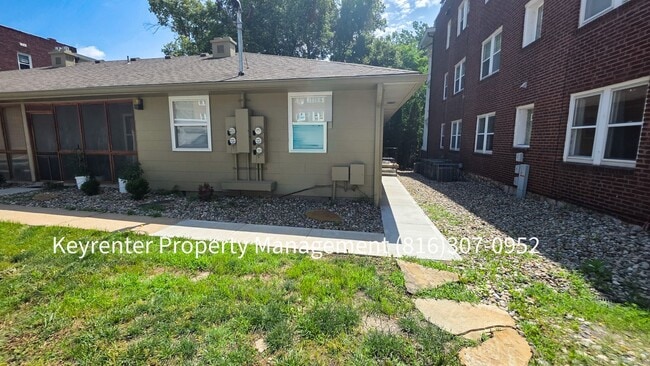 Building Photo - 4308 Oak St