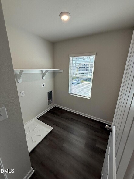 Building Photo - 1066 Peony Ln
