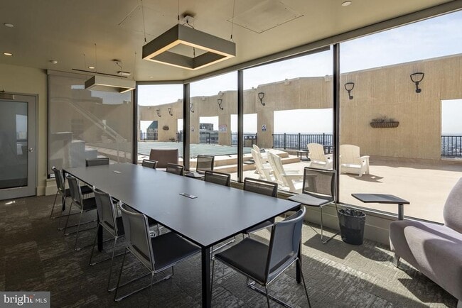 Building Photo - 2018 Walnut St