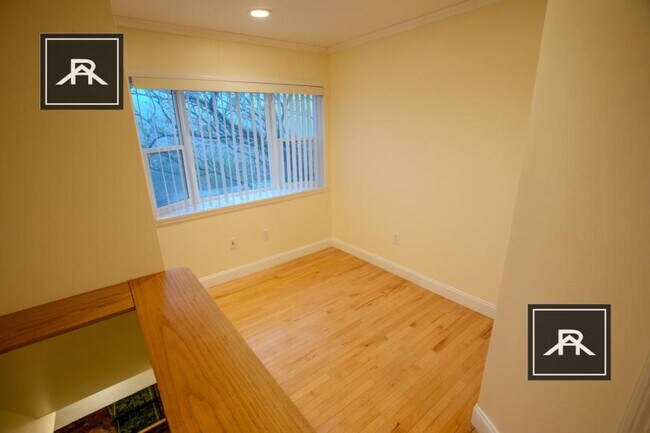 Building Photo - 3 bedroom in Brookline MA 02446
