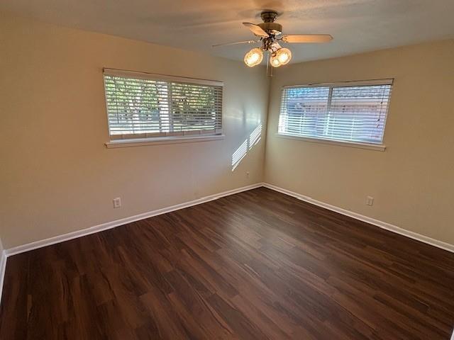 Building Photo - 1303 Park Center St