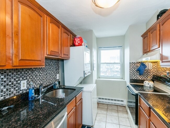 Building Photo - 532 Tremont St