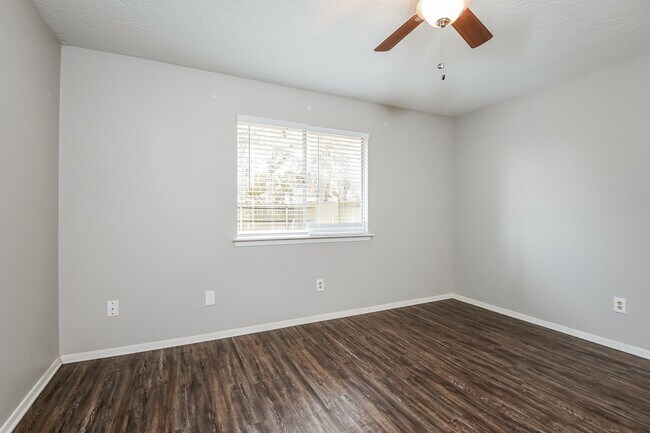Building Photo - 2718 N Brompton Dr
