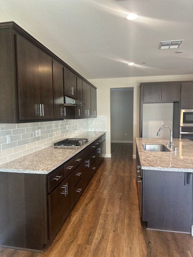 Building Photo - $500.00 off first full months if possessio...