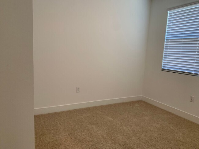 Building Photo - Brand NEW 4 bedroom 1 story home Rancho Co...