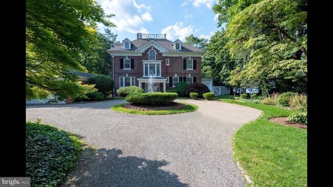 Building Photo - 605 Bank Ave