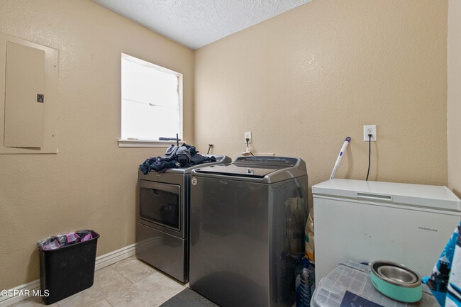 Building Photo - 8614 Holmsley Trail