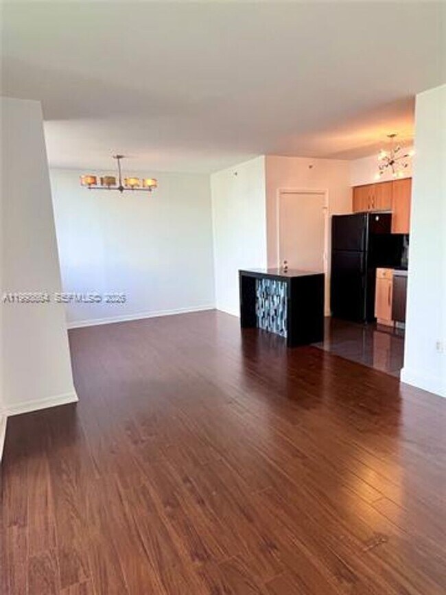 Building Photo - 1330 West Ave