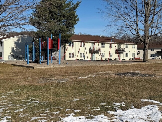 Building Photo - 276 Temple Hill Rd