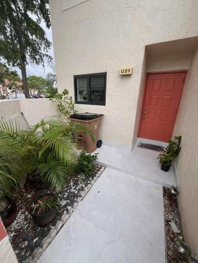 Building Photo - 1209 Congressional Way