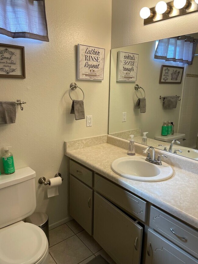 Building Photo - Furnished Condo