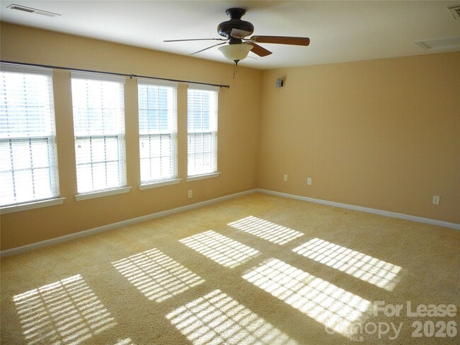 Building Photo - 5722 El Campo Ct