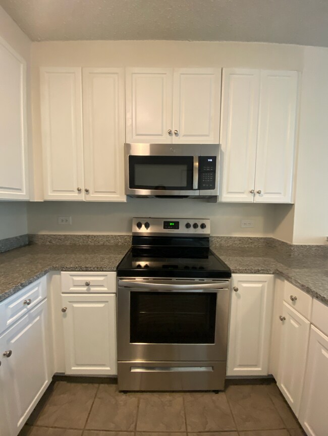 Kitchen - 35 Hudson St