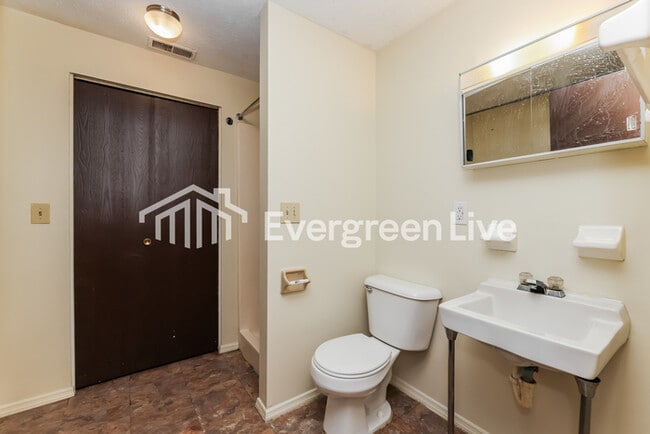 Building Photo - 2531 Windsor Village Dr