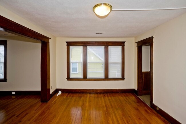 Building Photo - 58-60 Ionia St